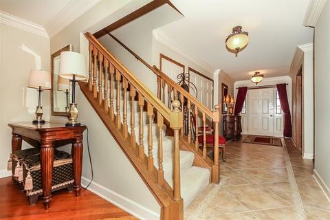 920 N Dexter Ln, Hoffman Estates, IL 60169 photo 4