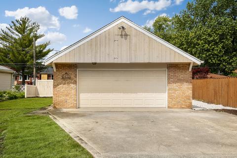 852 S Spring Rd, Elmhurst, IL 60126 photo 2