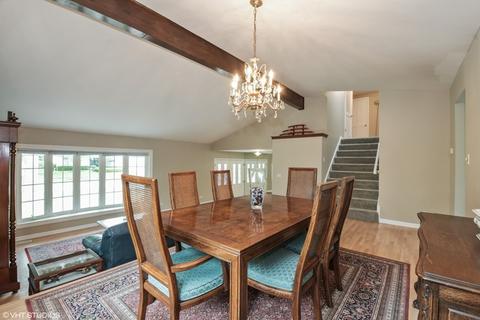4035 Carousel Dr, Northbrook, IL 60062 photo 4