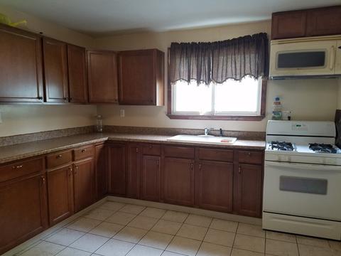 1412 Exposition Ave, Aurora, IL 60506 photo 2