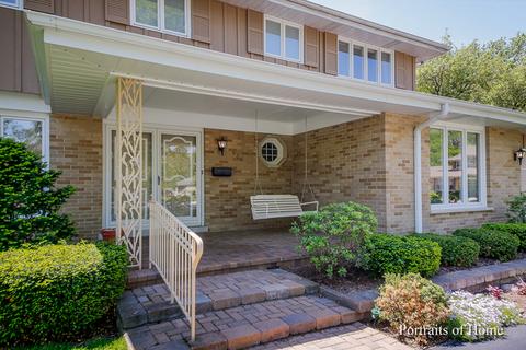 300 Browning Ct, Wheaton, IL 60189 photo 2