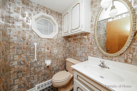 300 Browning Ct, Wheaton, IL 60189 photo 14