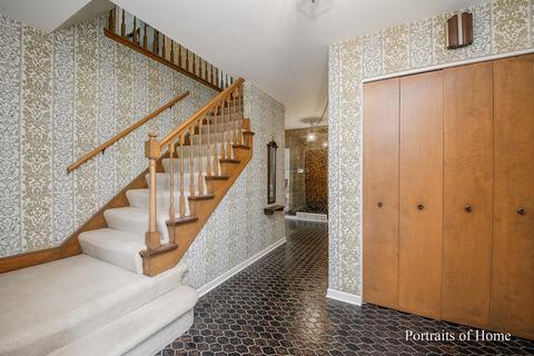 300 Browning Ct, Wheaton, IL 60189 photo 3