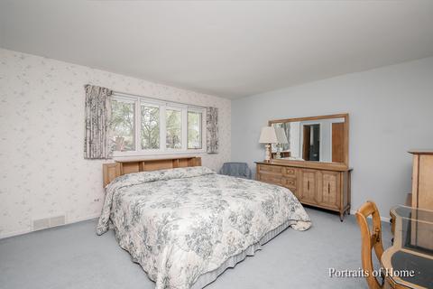300 Browning Ct, Wheaton, IL 60189 photo 15