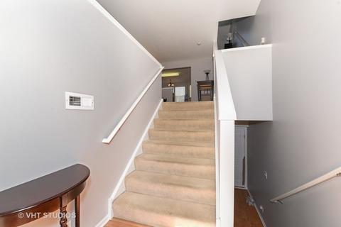 2471 Emily Ln, Elgin, IL 60124 photo 2