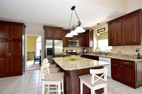 111 Wilcox Dr, Bartlett, IL 60103 photo 3