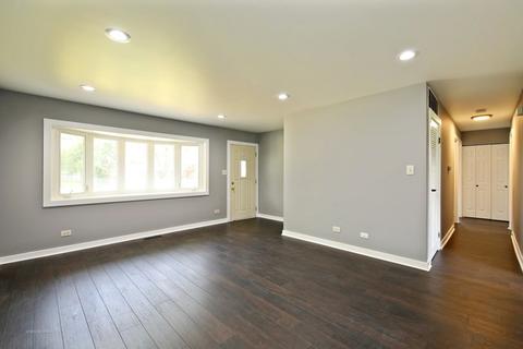 505 Amherst Ln, Hoffman Estates, IL 60169 photo 2