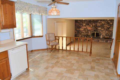 18443 Maple St, Lansing, IL 60438 photo 8