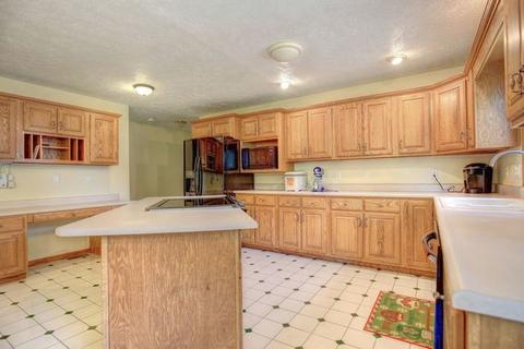 716 E Bodman St, Bement, IL 61813 photo 16