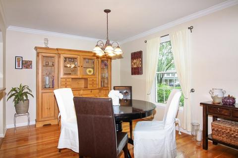 1994 Briarcliffe Blvd, Wheaton, IL 60189 photo 9