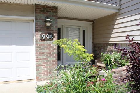 1994 Briarcliffe Blvd, Wheaton, IL 60189 photo 2