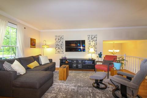 1994 Briarcliffe Blvd, Wheaton, IL 60189 photo 6