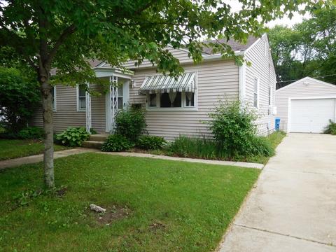 303 Westgate Dr, Aurora, IL 60506 photo 1
