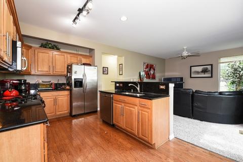 333 Sparrow Ln, Bartlett, IL 60103 photo 6