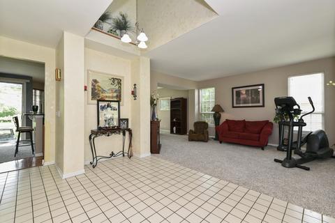 333 Sparrow Ln, Bartlett, IL 60103 photo 3