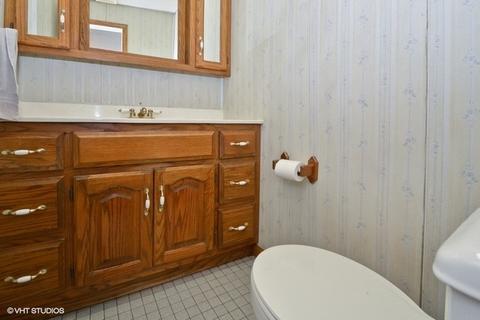 7204 S Octavia Ave, Bridgeview, IL 60455 photo 9