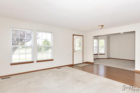 2900 Arbor Dr, Mchenry, IL 60050 photo 2