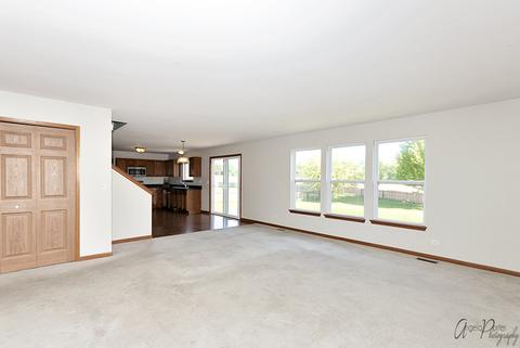 2900 Arbor Dr, Mchenry, IL 60050 photo 6