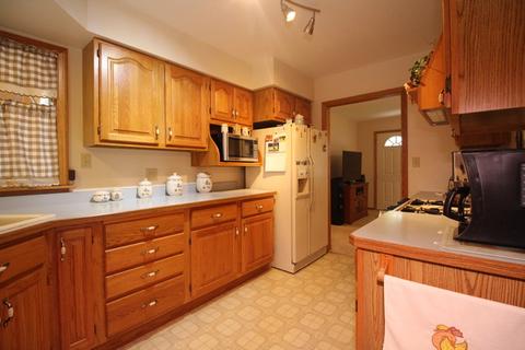 719 Ford Ave, Elgin, IL 60120 photo 3