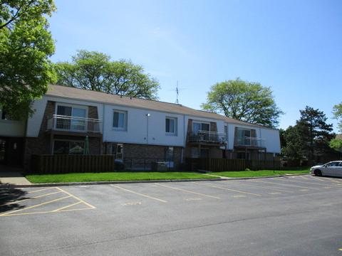 1802 Plum Grove Rd #1B, Rolling Meadows, IL 60008 photo 2