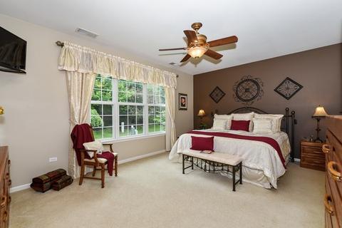 593 Tuscan View Dr, Elgin, IL 60124 photo 10