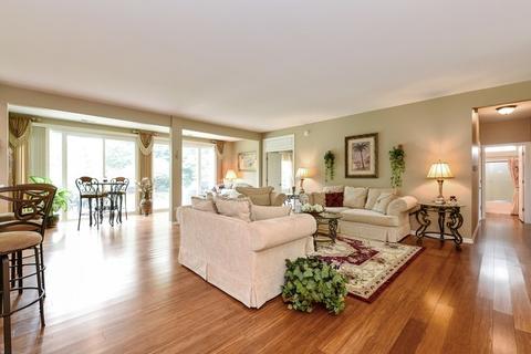 593 Tuscan View Dr, Elgin, IL 60124 photo 2