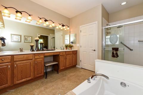 593 Tuscan View Dr, Elgin, IL 60124 photo 11