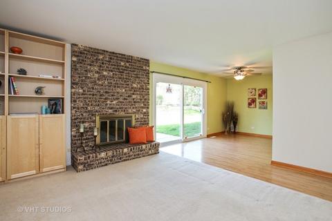 1720 Kent Rd, Hoffman Estates, IL 60169 photo 4