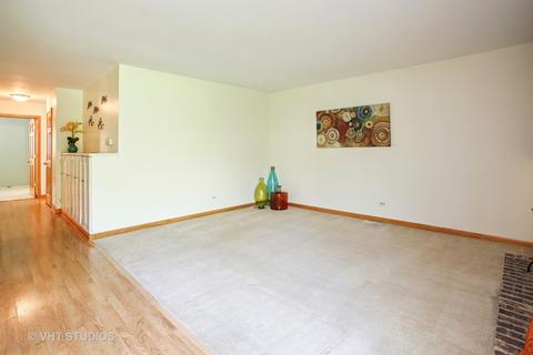 1720 Kent Rd, Hoffman Estates, IL 60169 photo 3