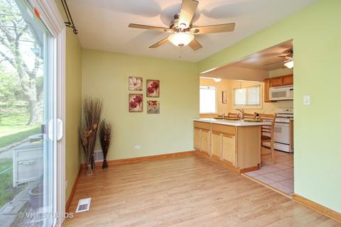 1720 Kent Rd, Hoffman Estates, IL 60169 photo 9