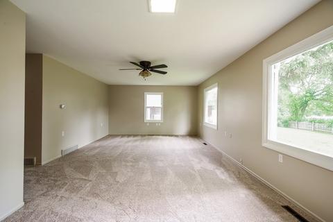 4402 Ashley Dr, Mchenry, IL 60050 photo 3