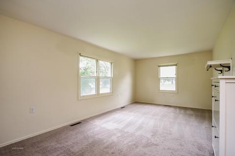 4402 Ashley Dr, Mchenry, IL 60050 photo 7