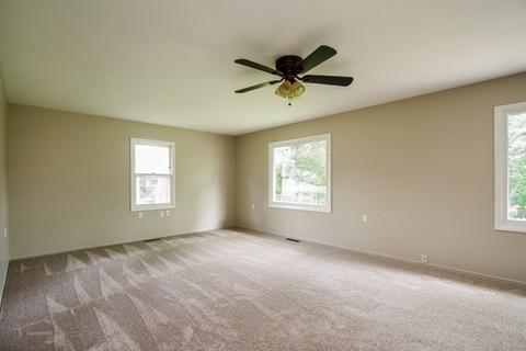 4402 Ashley Dr, Mchenry, IL 60050 photo 2