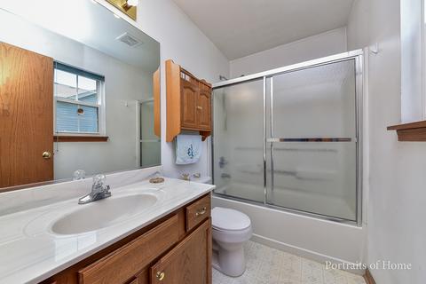 7208 Faxton Ln, Plainfield, IL 60586 photo 10