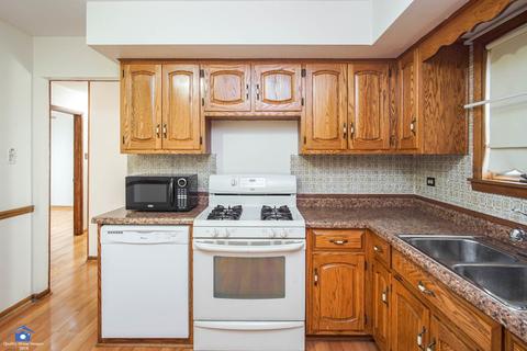 15230 Pine Dr, Oak Forest, IL 60452 photo 7
