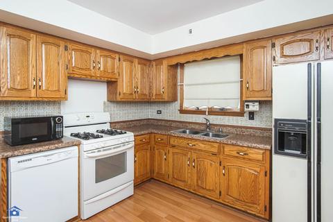 15230 Pine Dr, Oak Forest, IL 60452 photo 6