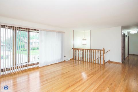 15230 Pine Dr, Oak Forest, IL 60452 photo 5