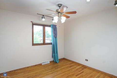 15230 Pine Dr, Oak Forest, IL 60452 photo 10