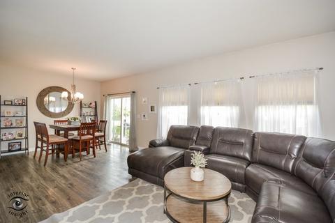 7006 Creekside Dr #94, Plainfield, IL 60586 photo 4
