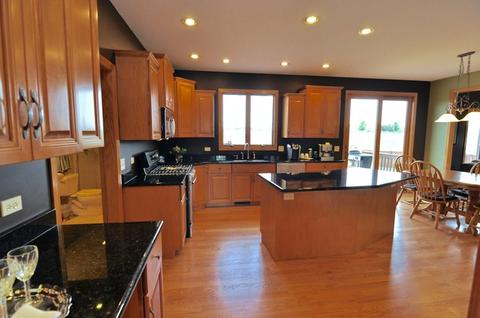 633 Sandberg Dr, Sycamore, IL 60178 photo 14