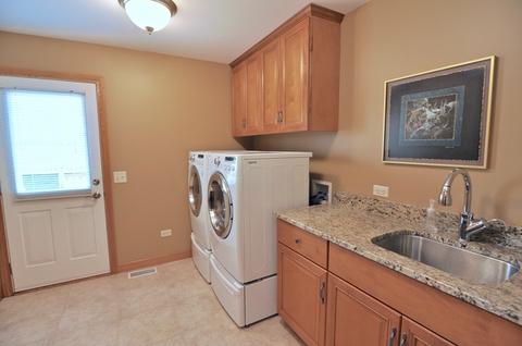 633 Sandberg Dr, Sycamore, IL 60178 photo 27