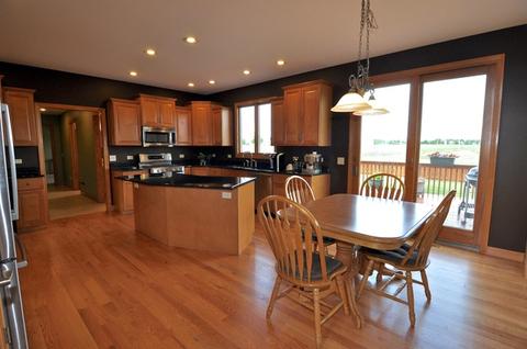633 Sandberg Dr, Sycamore, IL 60178 photo 15