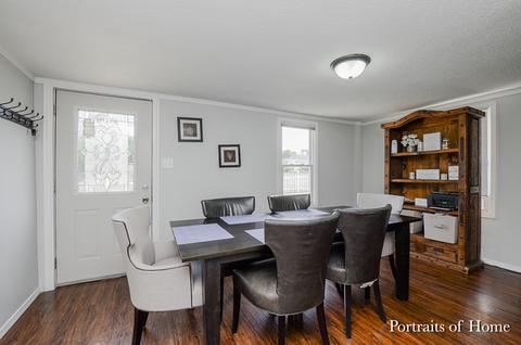 1320 Simms St, Aurora, IL 60505 photo 4
