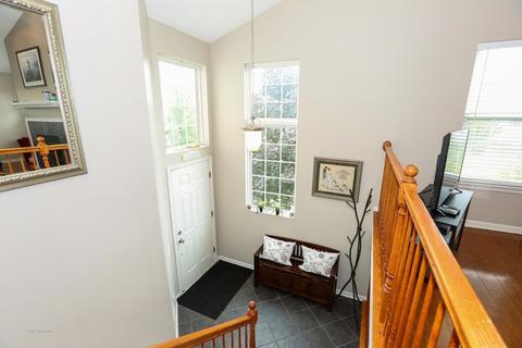 2363 Georgetown Cir, Aurora, IL 60503 photo 2