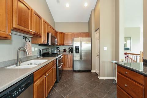 2363 Georgetown Cir, Aurora, IL 60503 photo 6