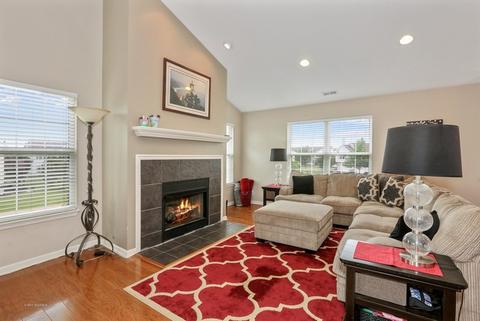 2363 Georgetown Cir, Aurora, IL 60503 photo 3