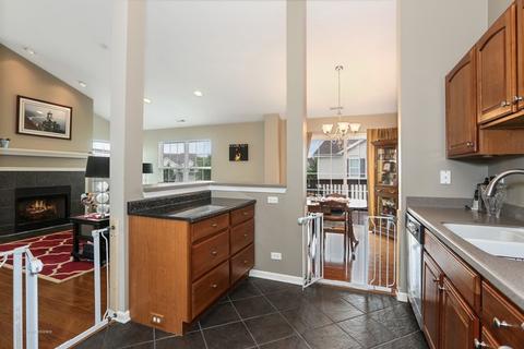 2363 Georgetown Cir, Aurora, IL 60503 photo 8