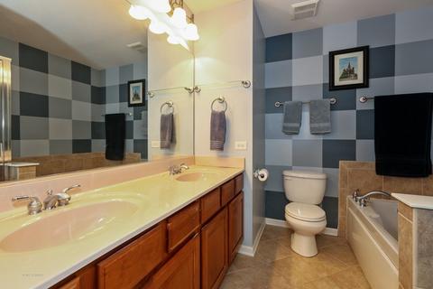 2363 Georgetown Cir, Aurora, IL 60503 photo 13