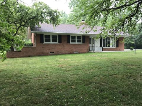215 Julie Dr, Kankakee, IL 60901 photo 2