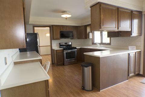 2220 High Point Dr, Lindenhurst, IL 60046 photo 7